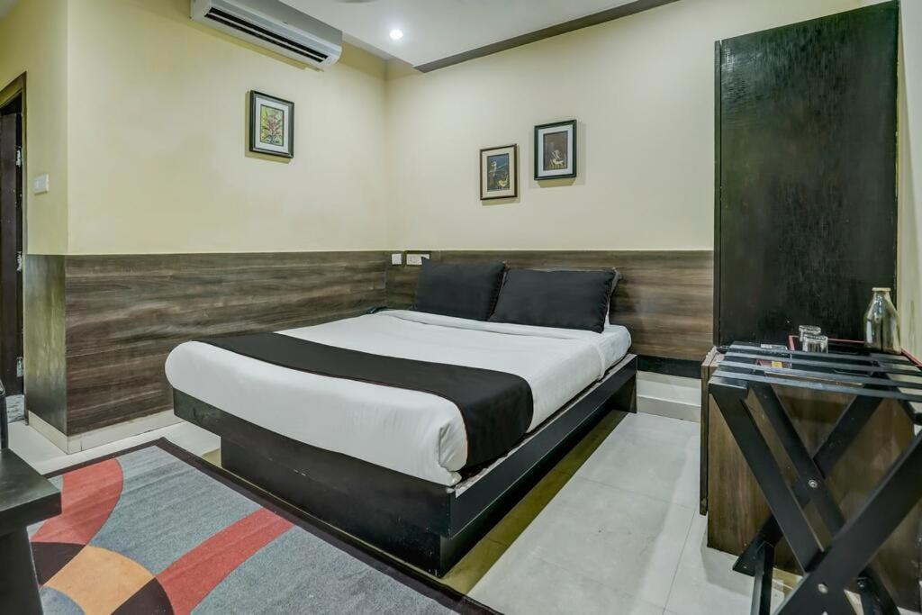 Hotel Miland Palace Bhubaneswar Esterno foto