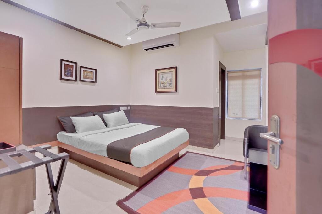 Hotel Miland Palace Bhubaneswar Esterno foto