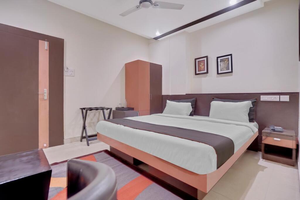 Hotel Miland Palace Bhubaneswar Esterno foto
