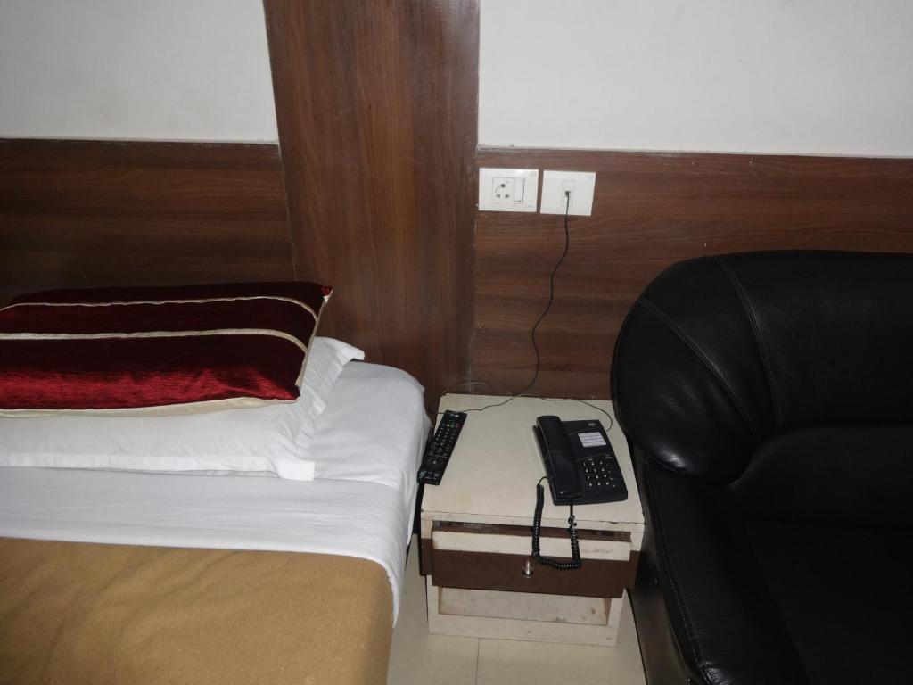 Hotel Miland Palace Bhubaneswar Esterno foto
